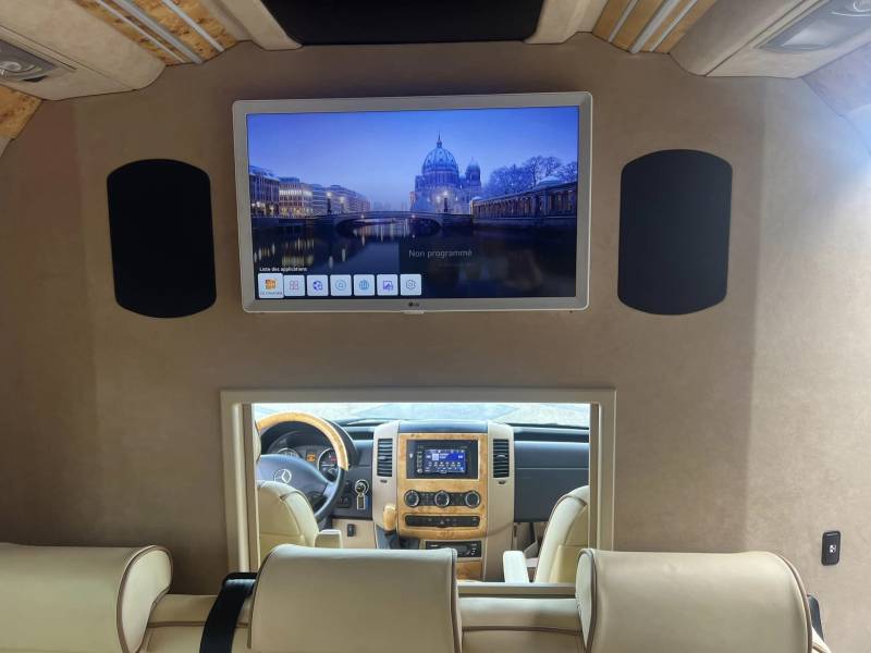 Mercedes Sprinter VIP aménagé TPMR à Gap 05