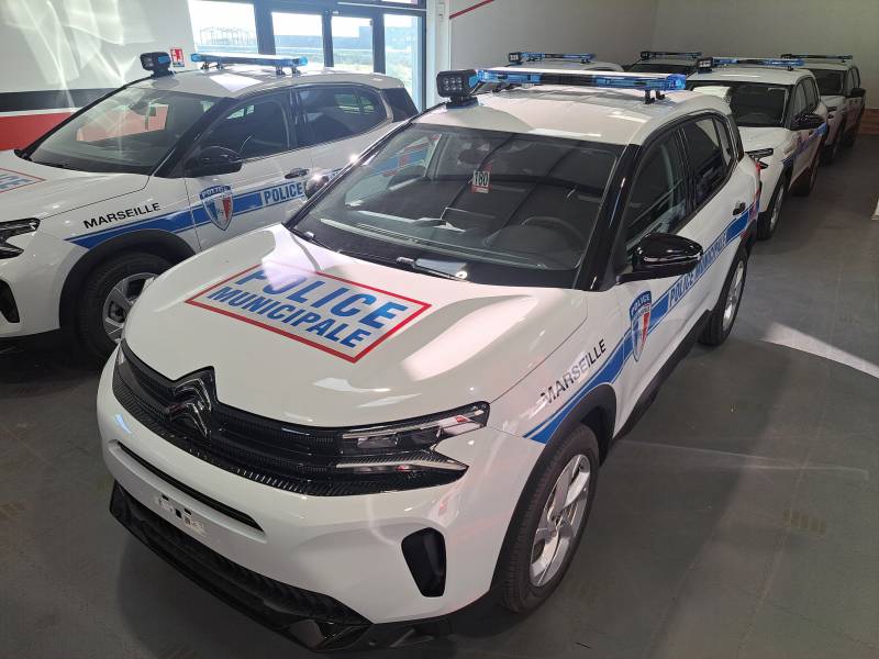 Transformation de 85 Citroën en véhicule de police municipale pour la commune de Marseille 13