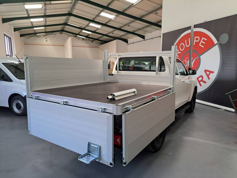 Pose d'un Plateau sur un Pick Up Toyota Hilux