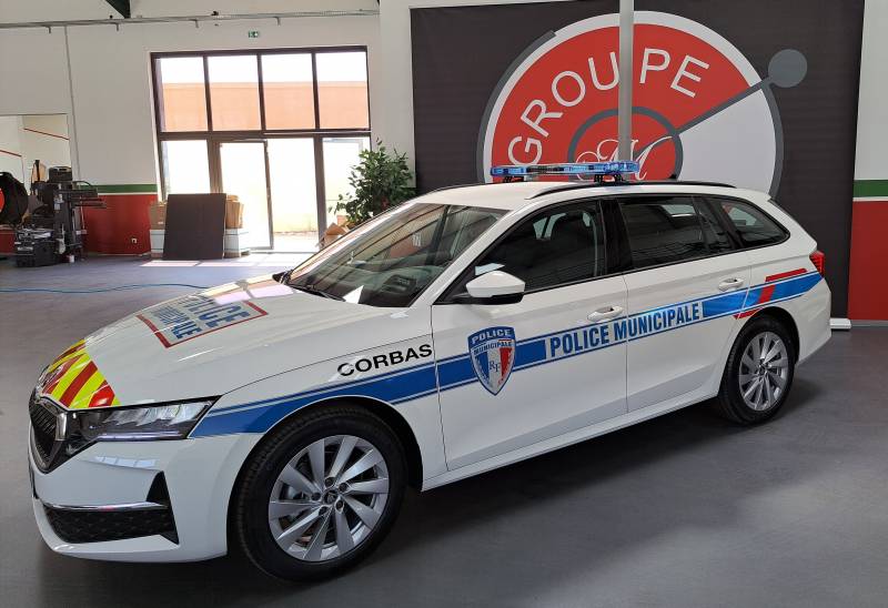 Transformation d'un Skoda Octavia en véhicule de police municipale dans la région paca 