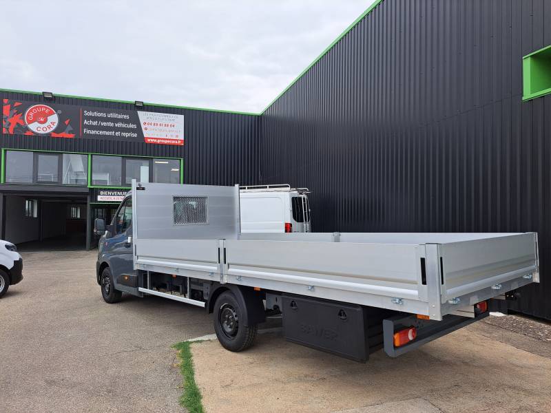 Nouveau Renault Master équipé d'un Plateau Aluminium