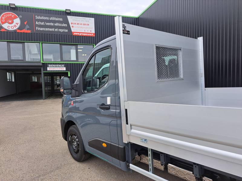 Nouveau Renault Master équipé d'un Plateau Aluminium