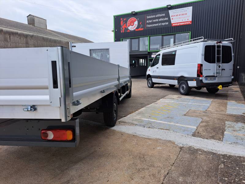 Nouveau Renault Master équipé d'un Plateau Aluminium