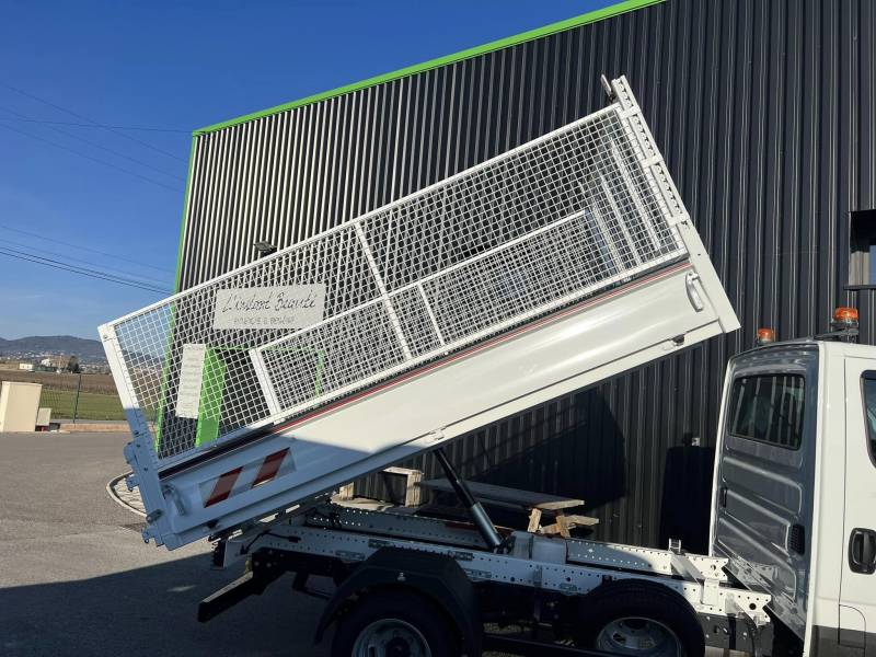 Réhausses grillagées sur fourgon benne