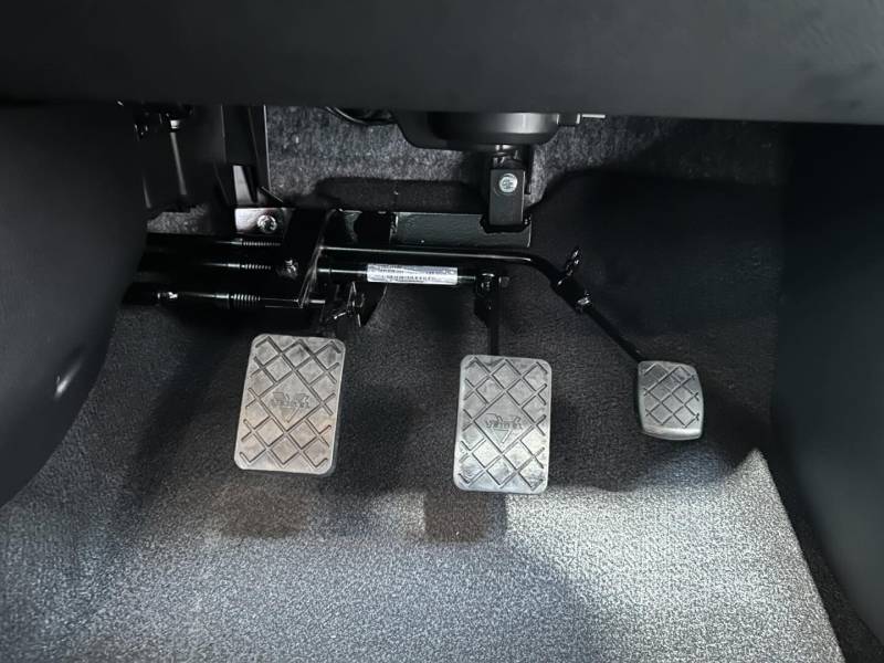 Aménagement de véhicule d'auto école sur mesure à Manosque 04