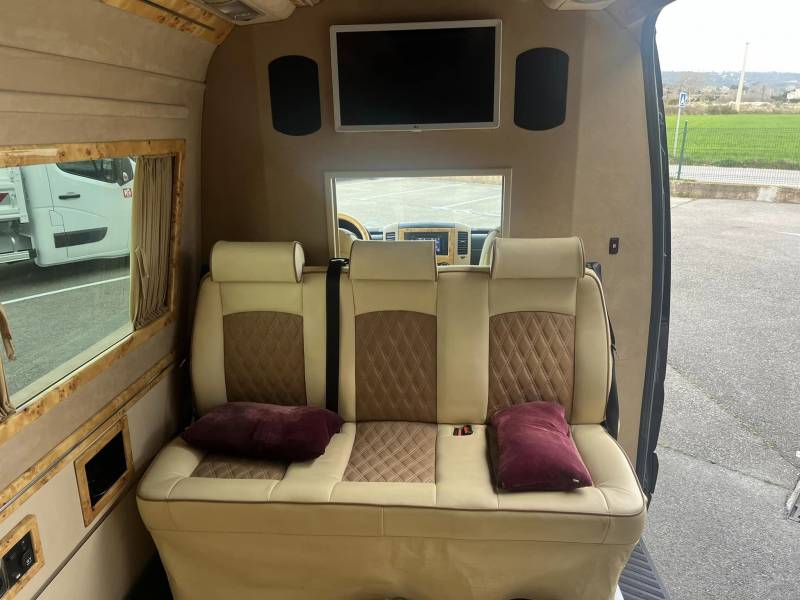 Mercedes Sprinter VIP aménagé TPMR à Gap 05