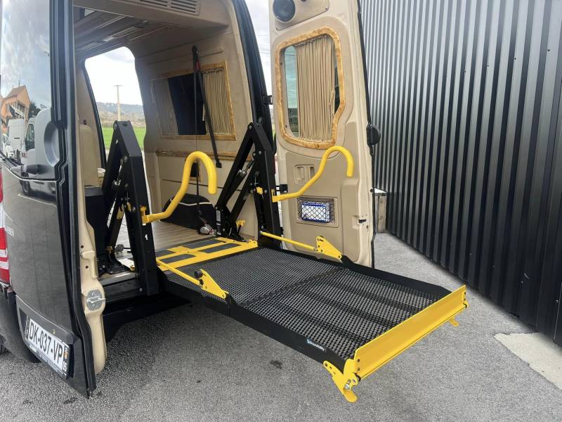 Mercedes Sprinter VIP aménagé TPMR à Gap 05