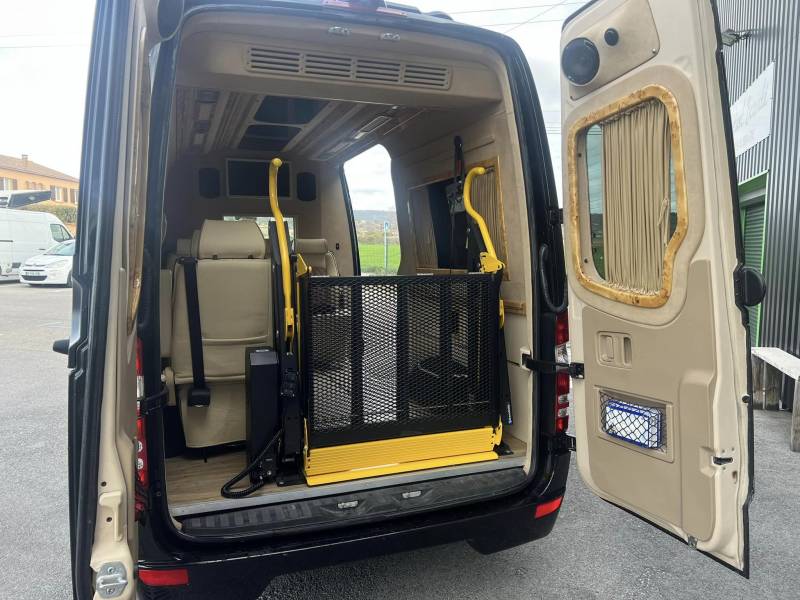 Mercedes Sprinter VIP aménagé TPMR à Gap 05