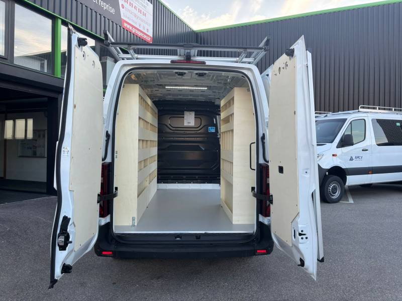 Pose meuble rangement bois utilitaire région Paca