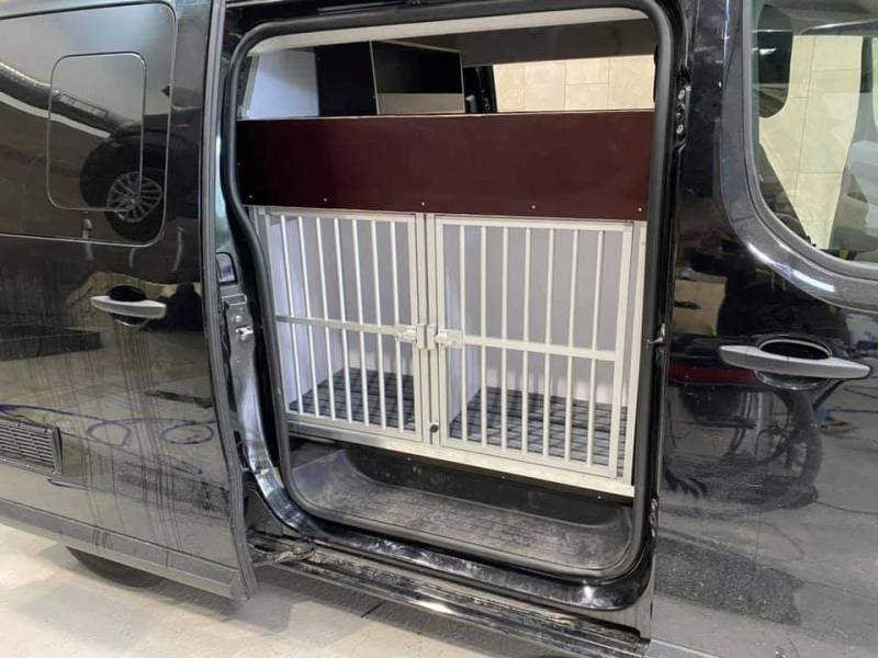 Cage à chien véhicule utilitaire à Manosque 04