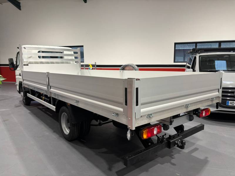 Fuso Canter équipé d'un plateau à Manosque 04 proche d'Aix en Provence 13