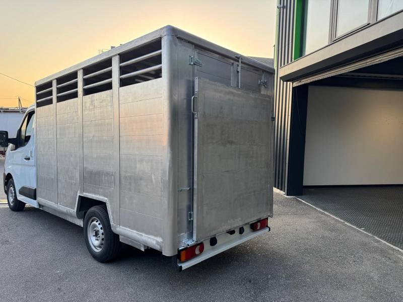 Fabrication d'une bétaillère pour le transport d'animaux