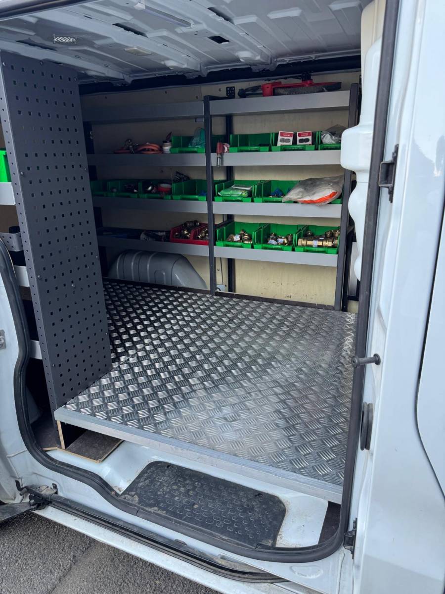 Aménagement véhicule professionnel à Manosque 04