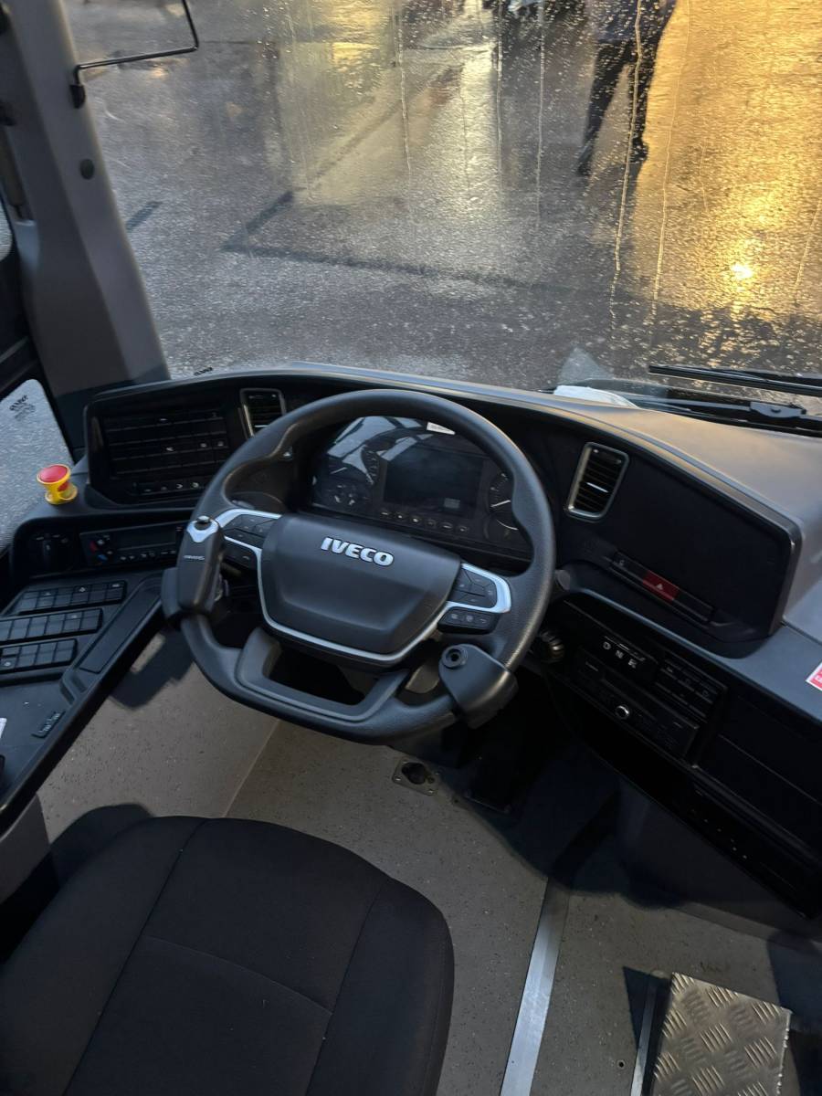 Bus Iveco équipé d'une aide à la conduite à Manosque 04 proche de Marseille 13