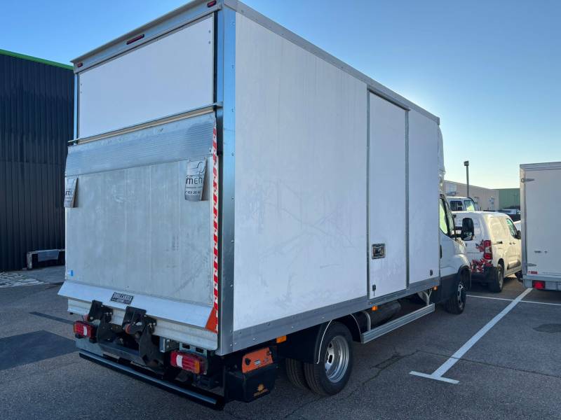 Installation d'un hayon sur un caisse dans les alpes de haute provence 04 