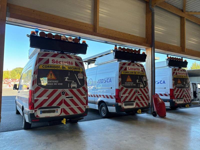 Remplacement complet des équipements signalétiques sur 3 Mercedes Sprinter patrouilleurs 