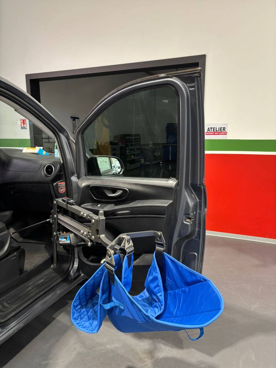 Aménagement dédié au  transfert d'une personne en fauteil roulant dans la région paca 