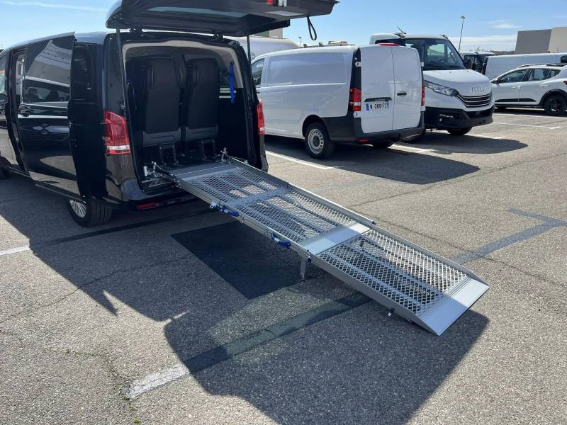 Ajout d'une rampe pmr pour le transport de personne en fauteuil roulant dans la région paca 
