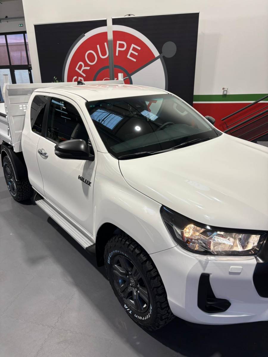 Installation d'une benne sur un toyota hilux dans la région paca 