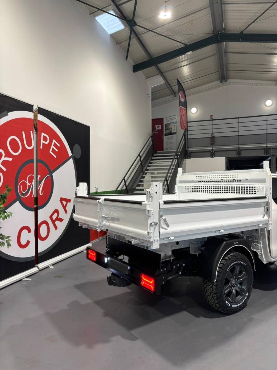 Pose d'une benne sur un Pick up dans les alpes de haute provence 04