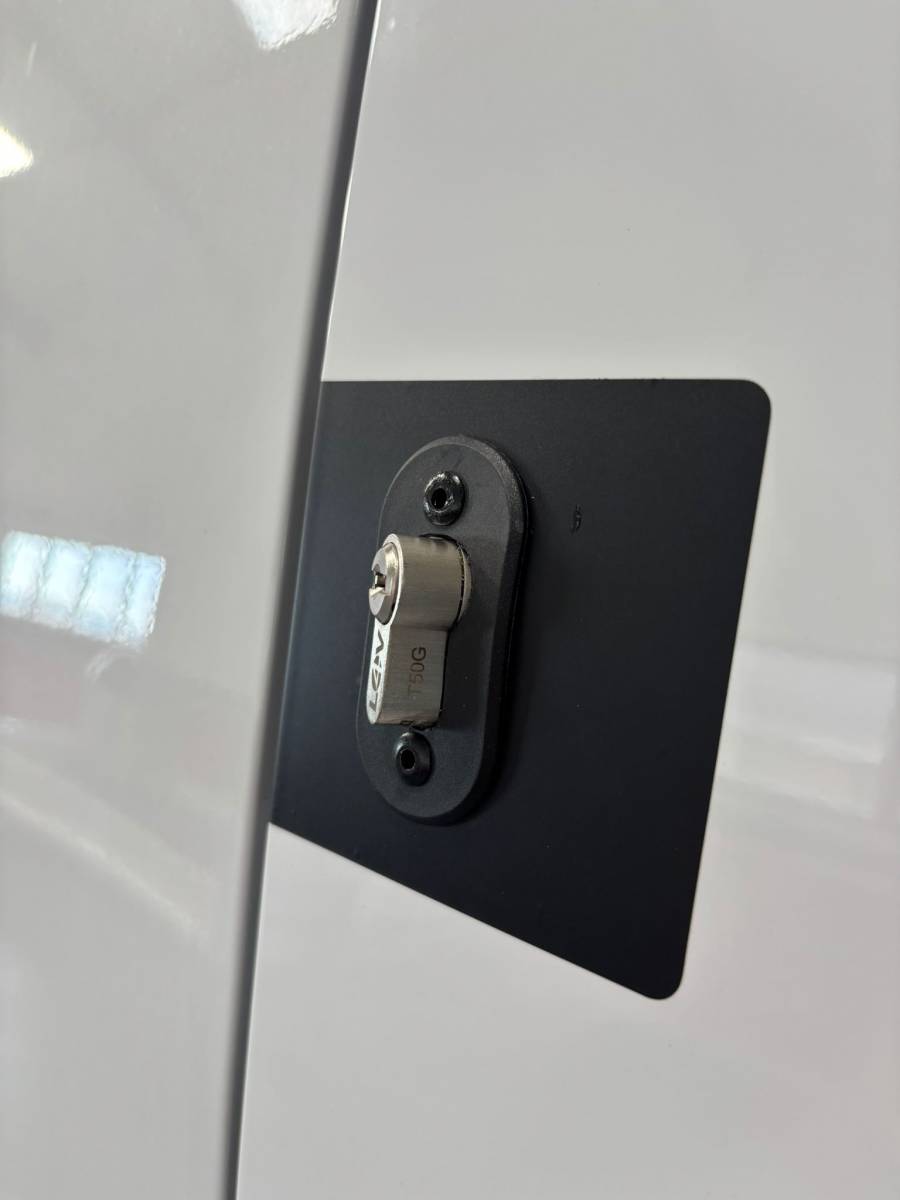 Installation d'une serrure de sécurité sur un utilitaire dans la région paca 