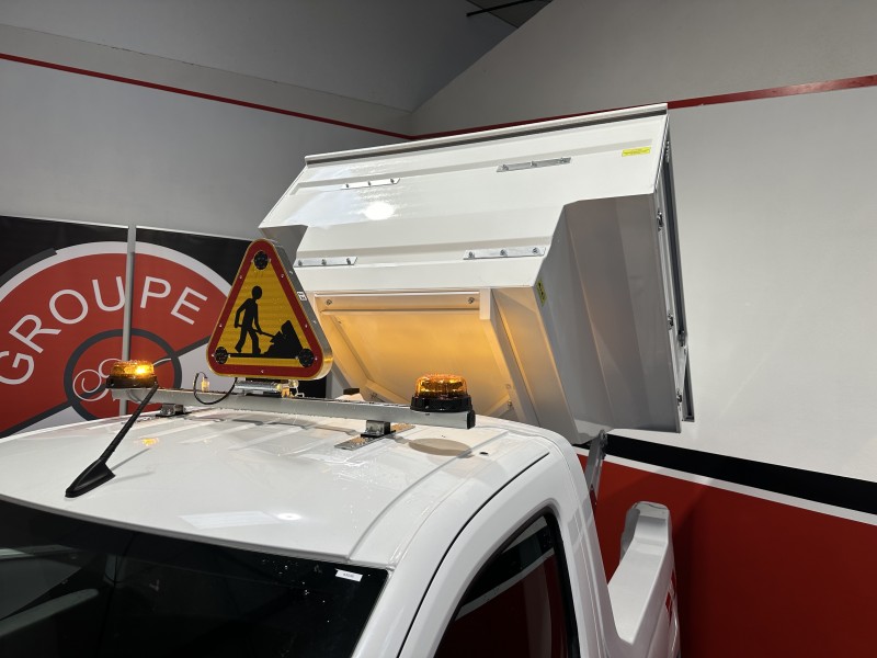 Acheter un utilitaire avec benne à bec à Manosque 04