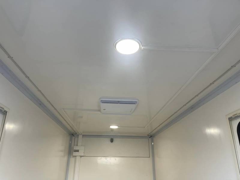 installation d'un réseau électrique dans un renault master à Istres 13